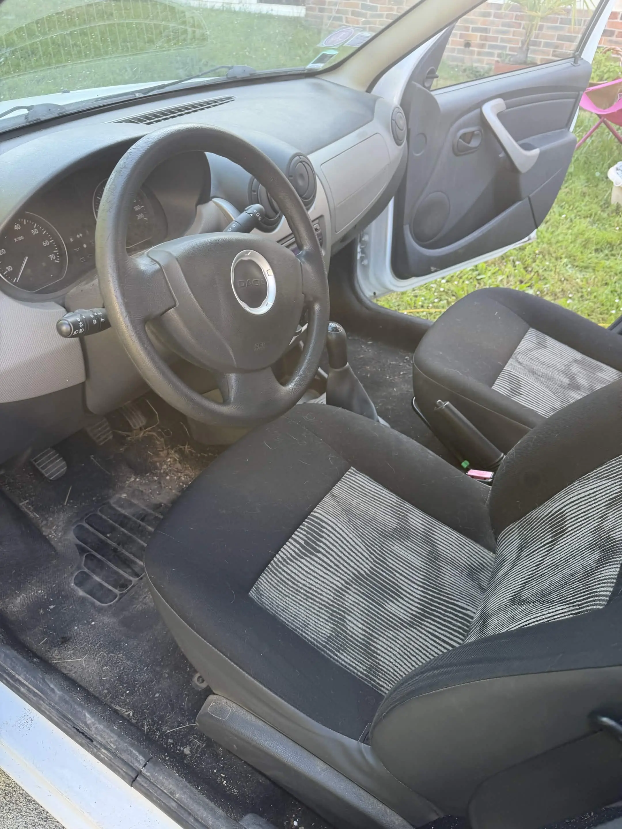 Avant nettoyage voiture