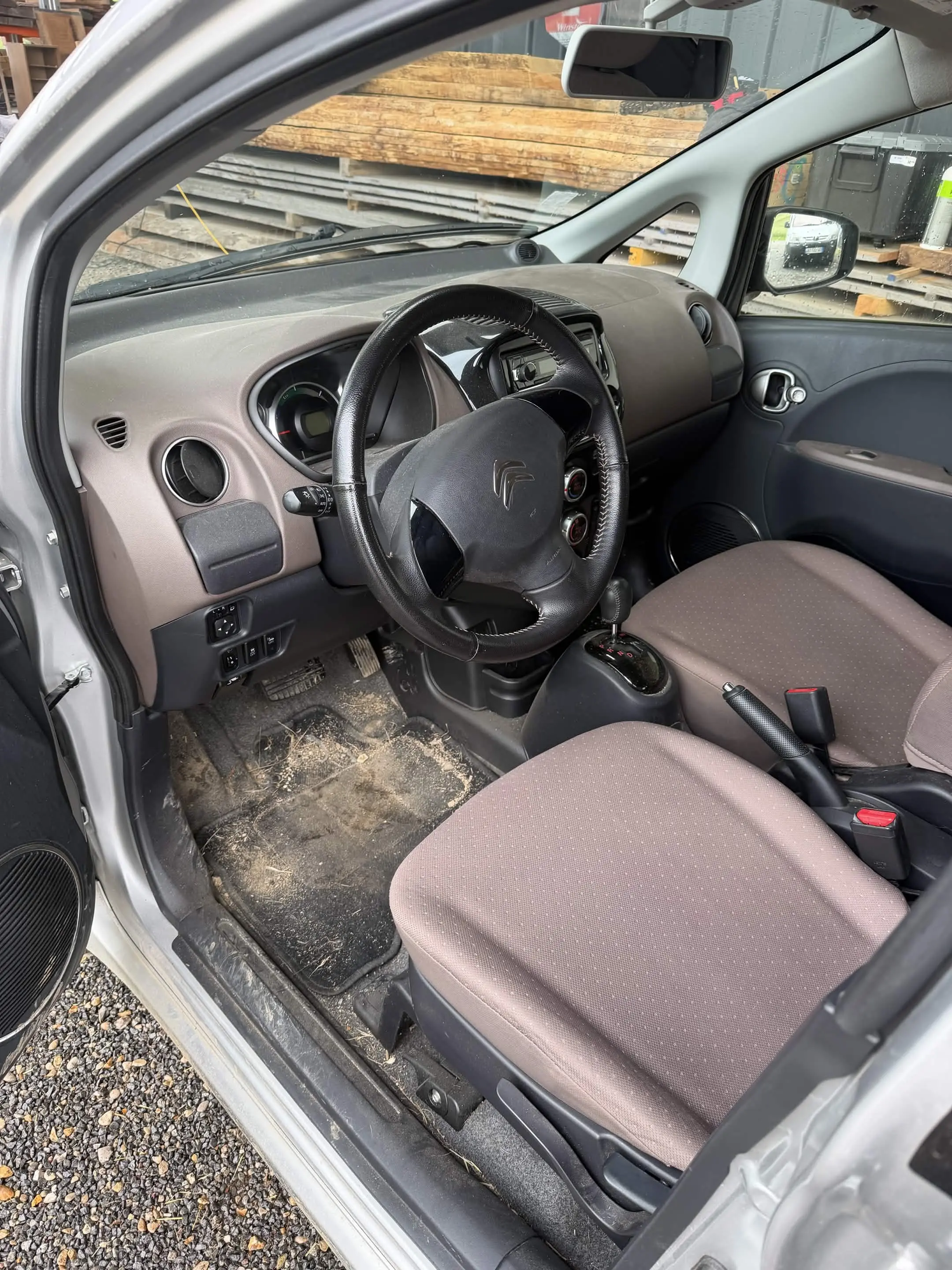 Avant nettoyage voiture